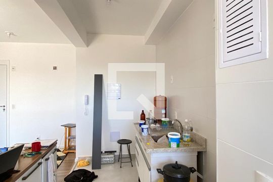 Sala/Cozinha de apartamento para alugar com 2 quartos, 50m² em Vila Osasco, Osasco