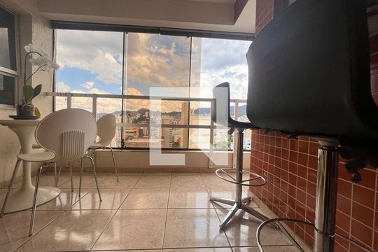 Cozinha de apartamento para alugar com 1 quarto, 89m² em São Pedro, Belo Horizonte