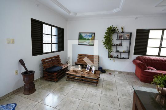 Casa à venda com 4 quartos, 420m² em Setor Jao, Goiânia