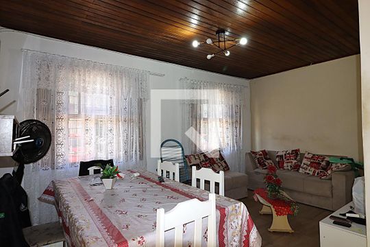 Sala de casa à venda com 2 quartos, 80m² em Jardim Carvalho, Porto Alegre
