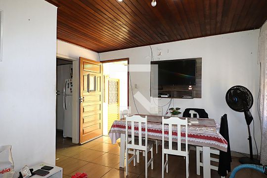 Sala de casa à venda com 2 quartos, 80m² em Jardim Carvalho, Porto Alegre
