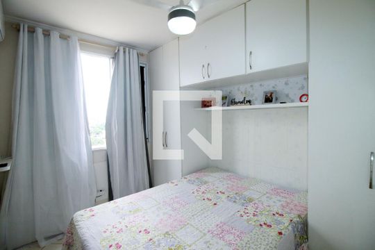 Suíte de apartamento para alugar com 2 quartos, 49m² em Parada de Lucas, Rio de Janeiro