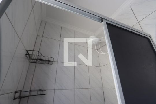 Banheiro da Suíte de casa para alugar com 2 quartos, 135m² em Chácara Mafalda, São Paulo