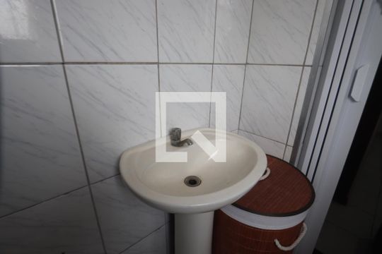 Banheiro da Suíte de casa para alugar com 2 quartos, 135m² em Chácara Mafalda, São Paulo