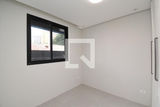 Quarto de kitnet/studio para alugar com 1 quarto, 28m² em Centro, Curitiba