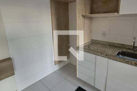 Cozinha de apartamento para alugar com 2 quartos, 52m² em Marechal Hermes, Rio de Janeiro