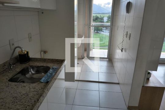 Cozinha de apartamento para alugar com 2 quartos, 52m² em Marechal Hermes, Rio de Janeiro