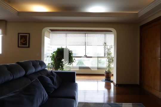 Sala de casa de condomínio à venda com 4 quartos, 156m² em Jardim Londrina, São Paulo