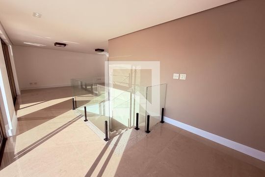 Apartamento para alugar com 5 quartos, 342m² em Santa Helena, Juiz de Fora