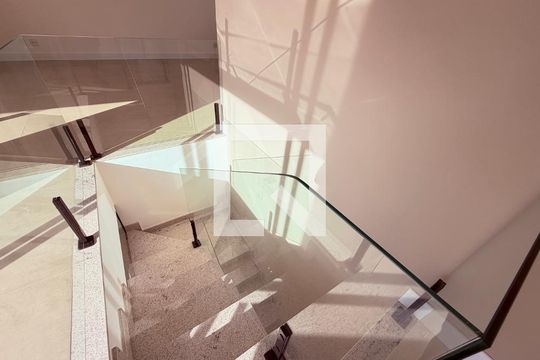 Apartamento para alugar com 5 quartos, 342m² em Santa Helena, Juiz de Fora