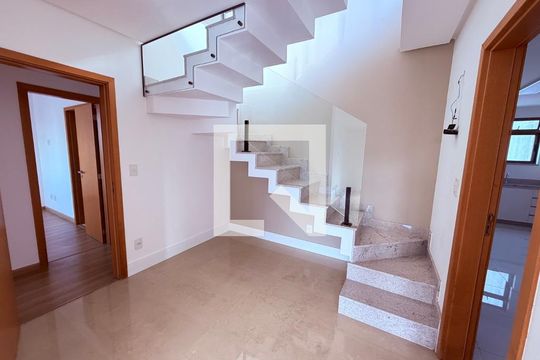 Apartamento para alugar com 5 quartos, 342m² em Santa Helena, Juiz de Fora
