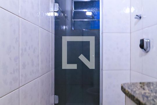 Banheiro da Suíte de casa para alugar com 2 quartos, 80m² em Méier, Rio de Janeiro