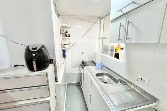 Sala/Cozinha de casa para alugar com 7 quartos, 379m² em Lauzane Paulista, São Paulo
