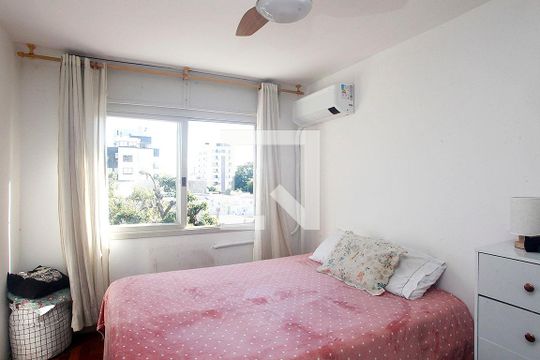 Quarto 1 de apartamento à venda com 2 quartos, 71m² em Santana, Porto Alegre