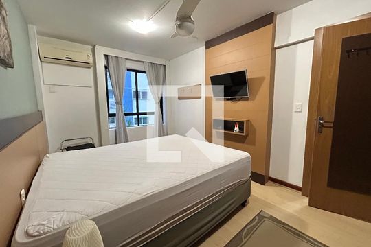 Quarto  de apartamento para alugar com 1 quarto, 59m² em Centro, Florianópolis