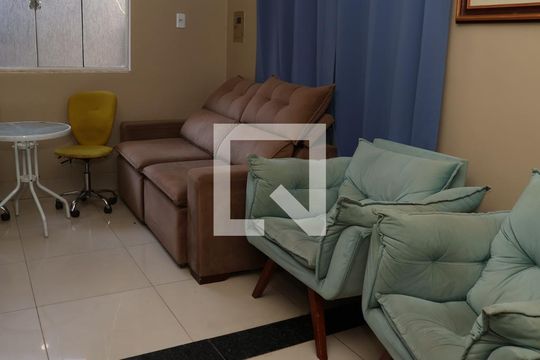 Casa à venda com 4 quartos, 250m² em Vila Bandeirantes, Goiânia