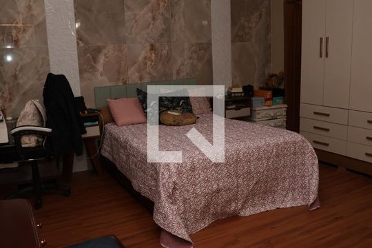 Casa à venda com 4 quartos, 250m² em Vila Bandeirantes, Goiânia