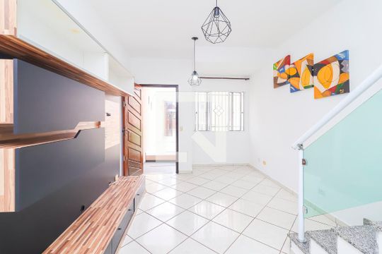 Sala de casa para alugar com 2 quartos, 150m² em Parque Cruzeiro do Sul, São Paulo