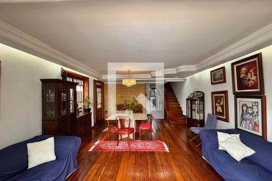 Sala de casa de condomínio para alugar com 4 quartos, 145m² em Recreio dos Bandeirantes, Rio de Janeiro