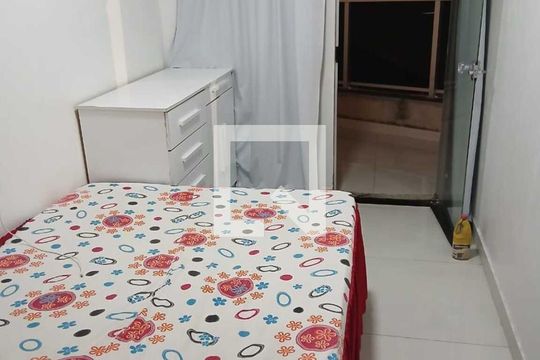 Quarto 2 de apartamento para alugar com 2 quartos, 56m² em Conjunto 29, Brasília