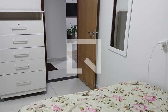Quarto 1 de apartamento para alugar com 2 quartos, 56m² em Conjunto 29, Brasília