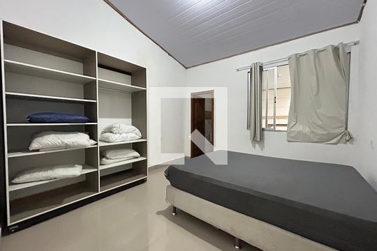 Suíte  de casa de condomínio para alugar com 2 quartos, 149m² em Lagoa da Conceição, Florianópolis