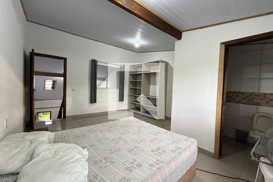 Suíte 2 de casa de condomínio para alugar com 2 quartos, 150m² em Lagoa da Conceição, Florianópolis