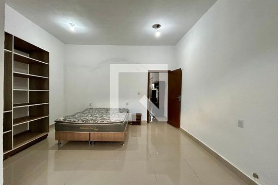 Suíte 1 de casa de condomínio para alugar com 2 quartos, 149m² em Lagoa da Conceição, Florianópolis