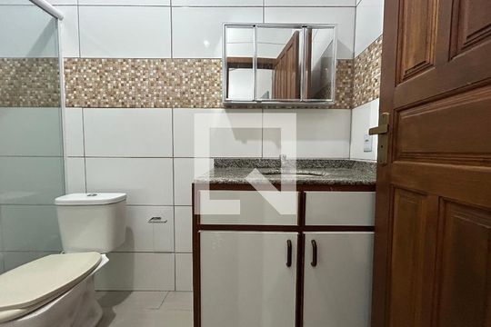Banheiro  de casa de condomínio para alugar com 2 quartos, 149m² em Lagoa da Conceição, Florianópolis