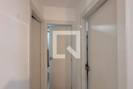 Corredor de apartamento à venda com 2 quartos, 43m² em Vargem Pequena, Rio de Janeiro