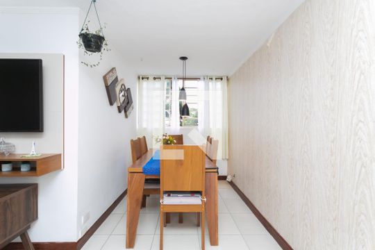 Sala de apartamento à venda com 3 quartos, 56m² em Cidade Antônio Estevão de Carvalho, São Paulo