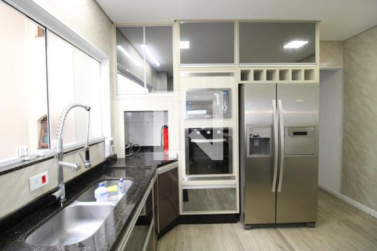 Sala / Cozinha de casa para alugar com 3 quartos, 284m² em Parque Savoy City, São Paulo