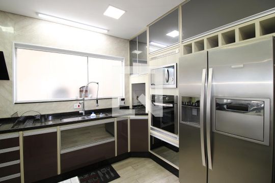 Sala / Cozinha de casa para alugar com 3 quartos, 284m² em Parque Savoy City, São Paulo
