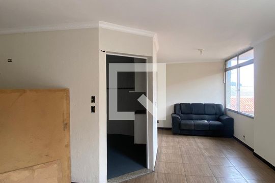 Sala de apartamento para alugar com 2 quartos, 65m² em Vila Osasco, Osasco