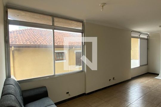 Sala de apartamento para alugar com 2 quartos, 65m² em Vila Osasco, Osasco