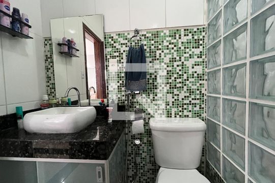 Banheiro Social de casa à venda com 3 quartos, 280m² em Céu Azul, Belo Horizonte