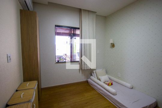 Casa de Condomínio à venda com 4 quartos, 250m² em Colônia Agrícola Samambaia, Brasília