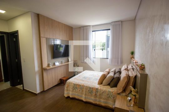 Casa de Condomínio à venda com 4 quartos, 250m² em Colônia Agrícola Samambaia, Brasília