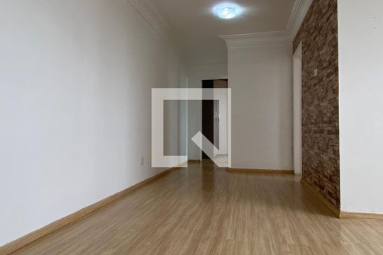 Sala de apartamento para alugar com 2 quartos, 57m² em Jardim Roberto, Osasco