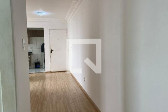 Sala de apartamento para alugar com 2 quartos, 57m² em Jardim Roberto, Osasco
