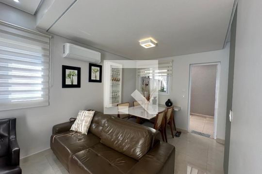 Sala de casa de condomínio à venda com 2 quartos, 57m² em Chácaras São Luís, Barueri