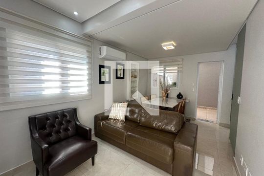 Sala de casa de condomínio à venda com 2 quartos, 57m² em Chácaras São Luís, Barueri