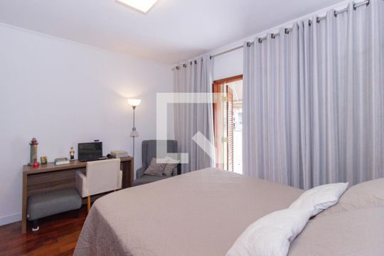 Quarto 1 de casa à venda com 4 quartos, 250m² em Parque Sao Domingos, São Paulo