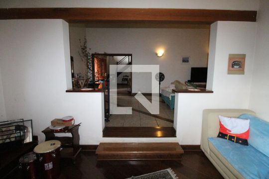 Sala 2 de casa para alugar com 5 quartos, 1500m² em Jardim Uira, São José dos Campos