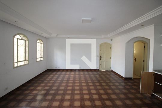 Sala de casa à venda com 4 quartos, 301m² em Cidade Líder, São Paulo