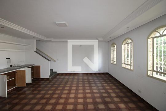 Sala de casa à venda com 4 quartos, 301m² em Cidade Líder, São Paulo