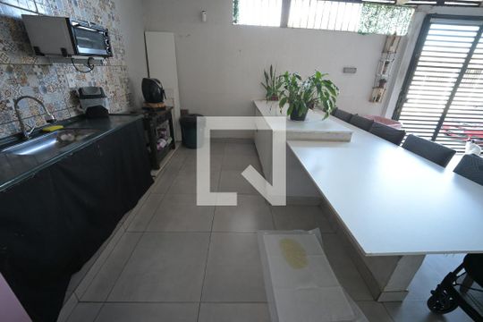 Casa à venda com 3 quartos, 200m² em Vila Bela, Goiânia