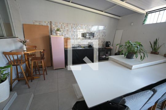 Casa à venda com 3 quartos, 200m² em Vila Bela, Goiânia