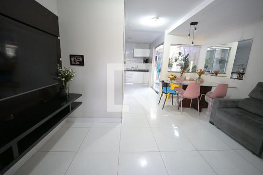 Casa à venda com 3 quartos, 200m² em Vila Bela, Goiânia