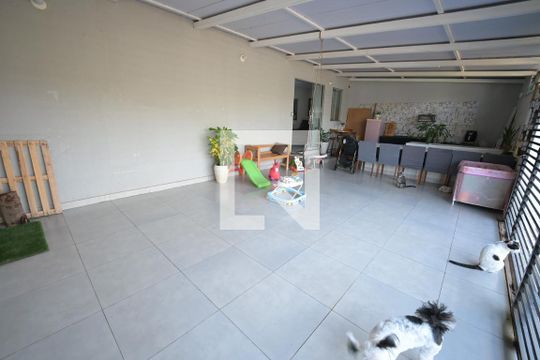 Casa à venda com 3 quartos, 200m² em Vila Bela, Goiânia